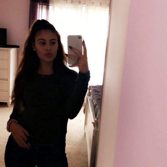 Meet your Posher, Daniela - Picture 1 of 1